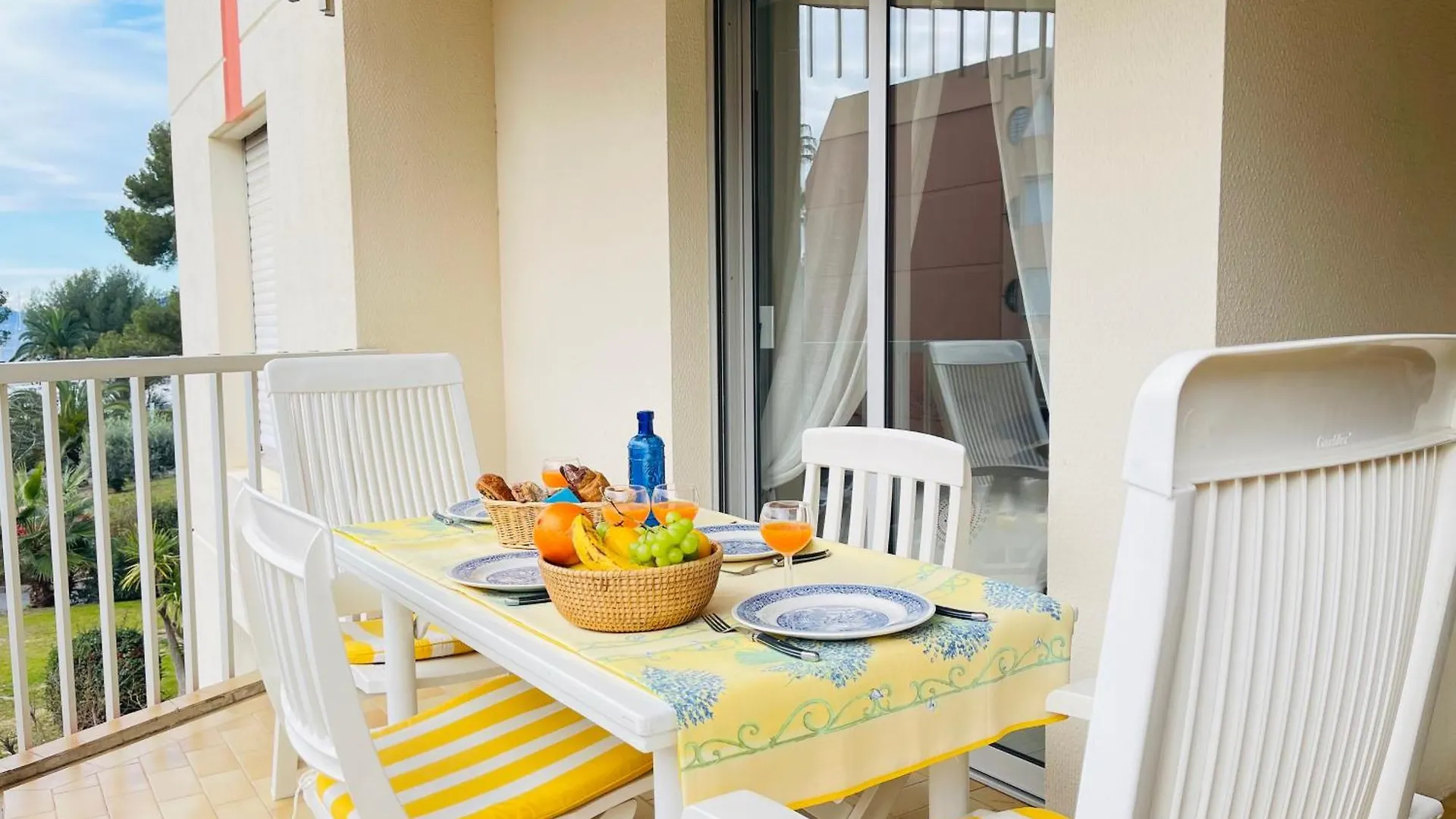 Appartement -Piscine- Proche Bord De Mer Et Centre Saint-Raphael  Apartment Saint-Raphael (Var)